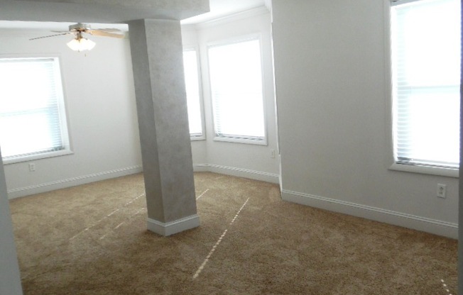 2 beds, 2 baths, 840 sqft, $2,331, Unit 4-0608