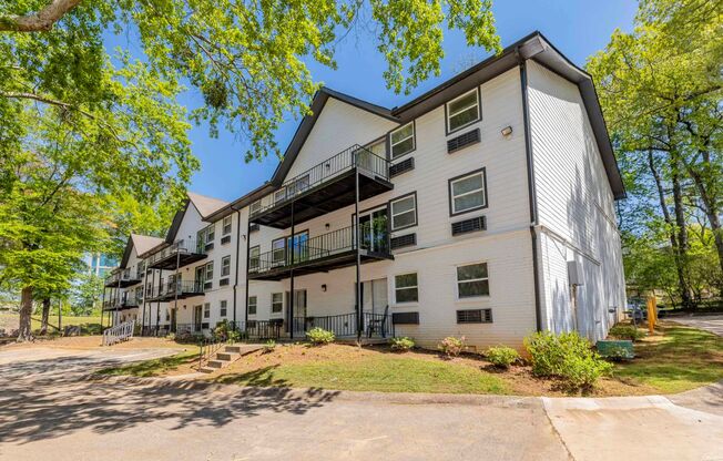 Northlake Apartments