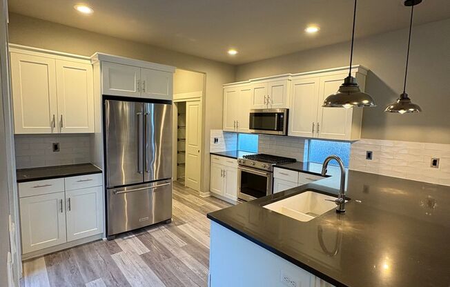 Newer 3 Bedroom / 2.5 Bathroom + Loft in the Ochoco Pointe Community