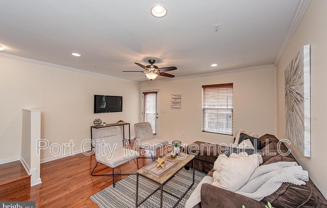 4618 DILLON PL