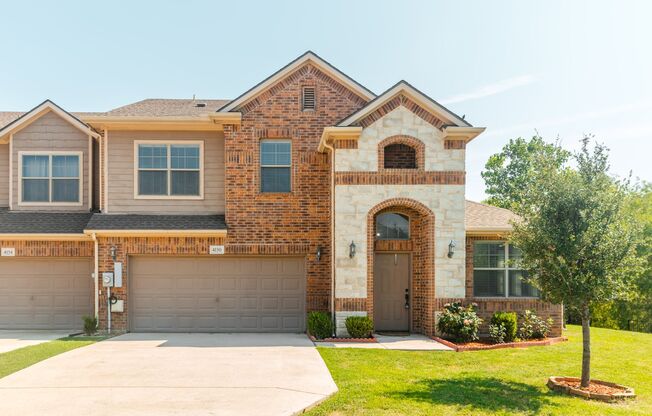 Townhome in Las Colinas