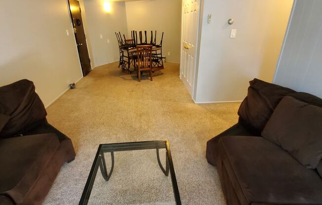 2 beds, 1 bath, 693 sqft, $2,440, Unit 07