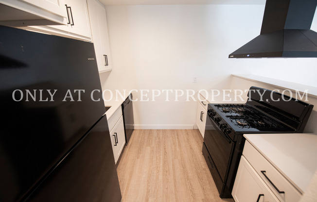 2 beds, 1 bath, 894 sqft, $1,699, Unit 05