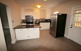 5 beds, 2 baths, $2,995