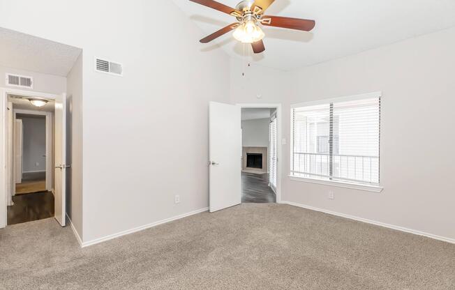 2 beds, 1 bath, 940 sqft, $1,665
