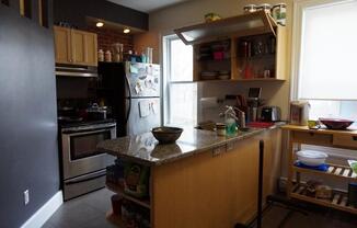 3 beds, 1 bath, $3,300, Unit 1