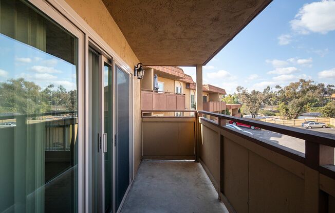 2 beds, 1 bath, 896 sqft, $2,395, Unit B-34