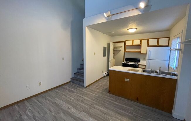 1 bed, 1 bath, 750 sqft, $845, Unit Unit 5