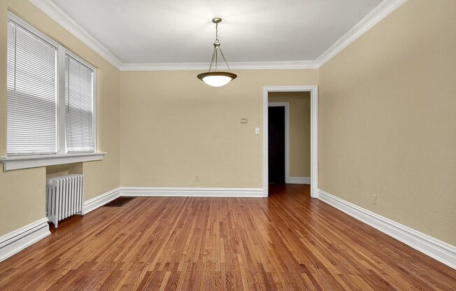 (858) 7225 Tulane Ave
