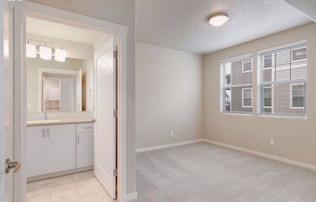 Great Condo with amenities