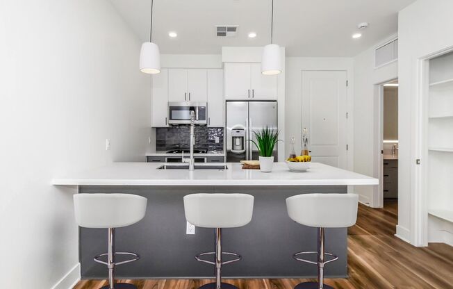 3 beds, 3 baths, 1,648 sqft, $3,622, Unit 563