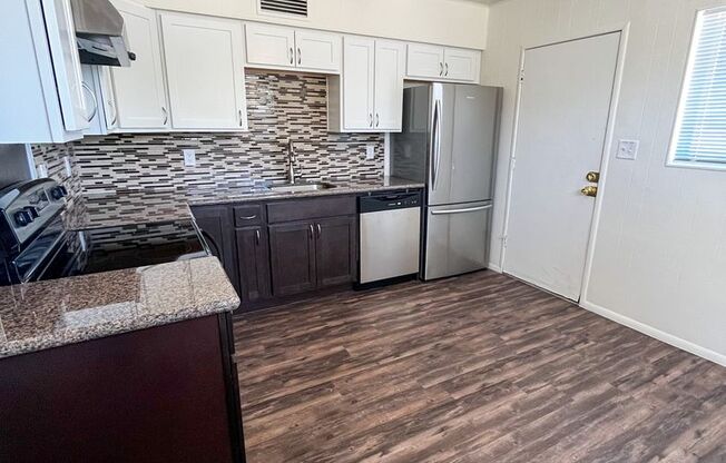 2 beds, 1 bath, 720 sqft, $1,025, Unit Unit 12