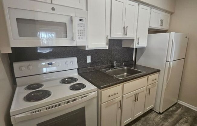 1 bed, 1 bath, 550 sqft, $1,250, Unit B307
