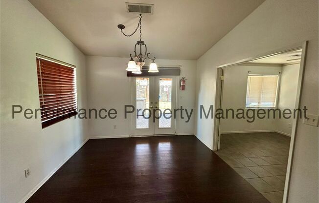 Stunning 5 Bed/2 Bath S Bakersfield Home w/ RBP & Security Deposit Alternative Option