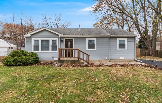 Charming 3-Bedroom Home with Bonus Room in Plainfield SD 202