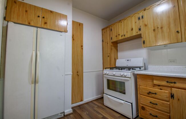 2 beds, 1 bath, $1,350