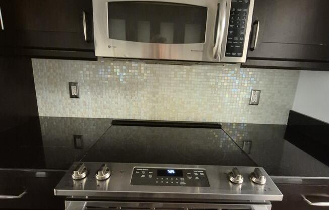 2 beds, 2 baths, 1,264 sqft, $3,100, Unit 207