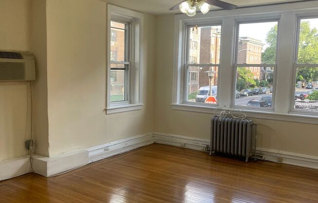 1 bed, 1 bath, 650 sqft, $1,250, Unit 4801-B2
