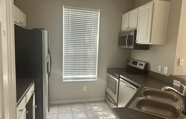 2 beds, 2 baths, $1,650, Unit Unit 2303