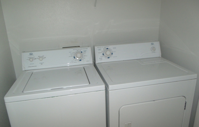Upper unit at Tuscano with Stainless and Granite
