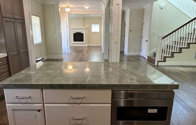 Beautiful spacious home, across from a small park, convenient commute location, close to Google and shopping!