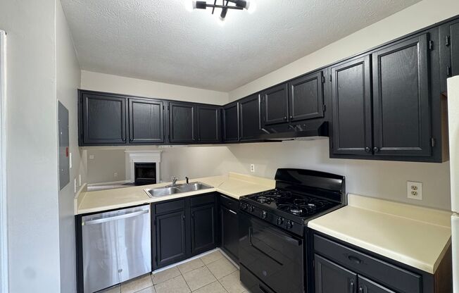 Charming 2-bedroom, 2.5-bath Townhome