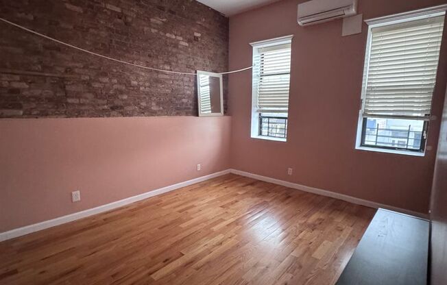 124-14 Metropolitan Ave