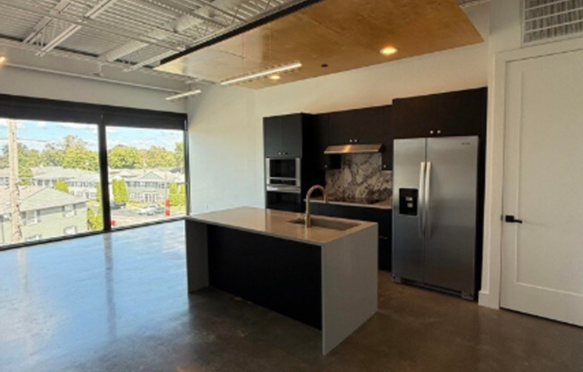 The Icon - Suite 305