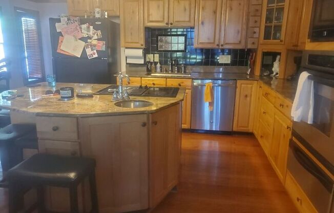 3 beds, 2 baths, 1,819 sqft, $1,900