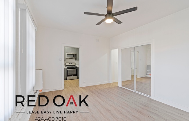 245 1/4 N KENMORE AVE