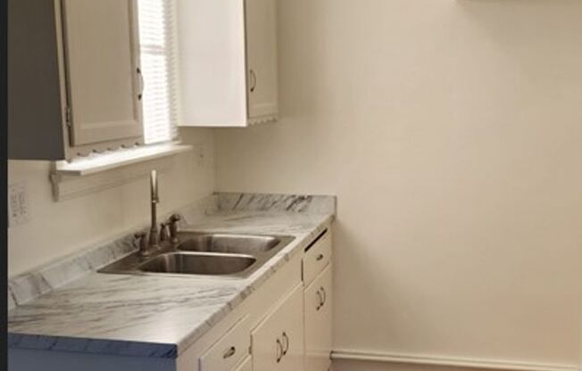 One-bedroom, one-bathroom apartment in Altadena