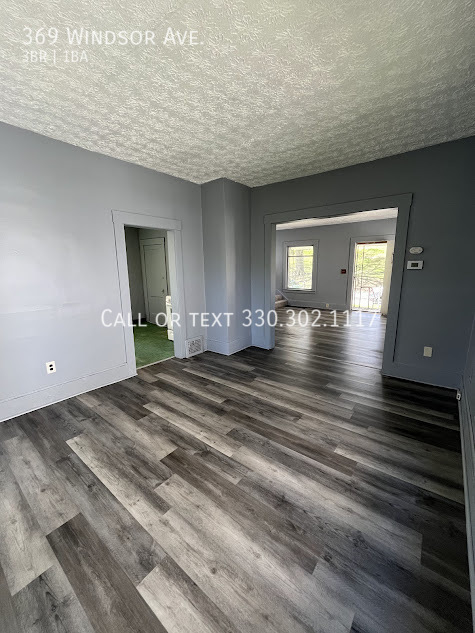 369 WINDSOR AVE