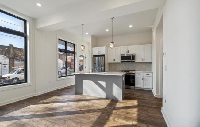 6211 WOODBINE AVE