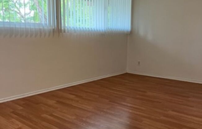 1 bed, 1 bath, 700 sqft, $1,993, Unit 15