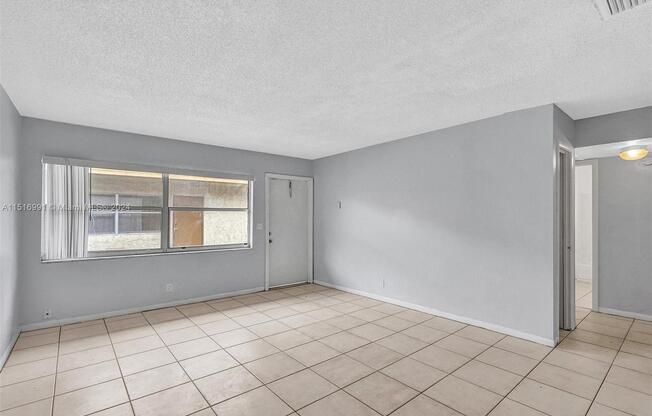 5316 NORTHWEST 24 CT