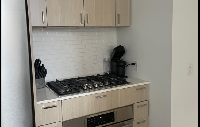 266 W 96 ST