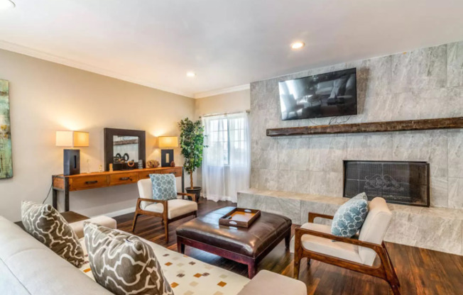 5 SUNSWEPT DR