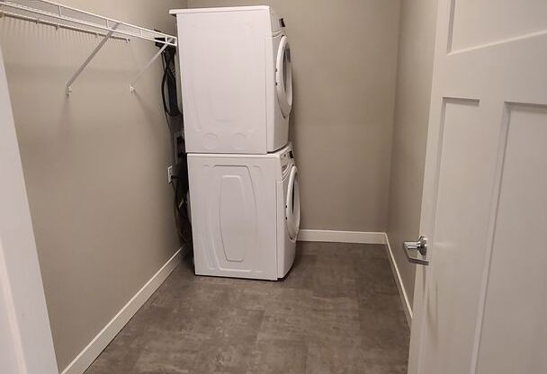 3 beds, 2 baths, $1,750, Unit 239