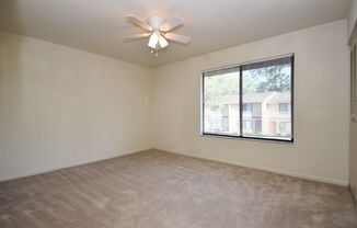 Spacious 2 Bed, 2.5 Bath Townhouse in Southfork Oaks – $1,375/mo