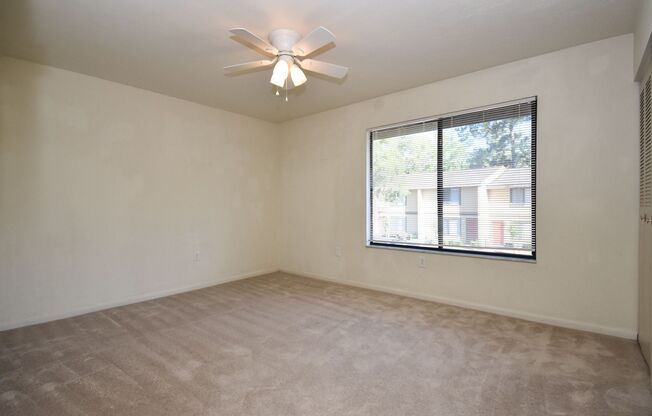 Spacious 2 Bed, 2.5 Bath Townhouse in Southfork Oaks – $1,375/mo