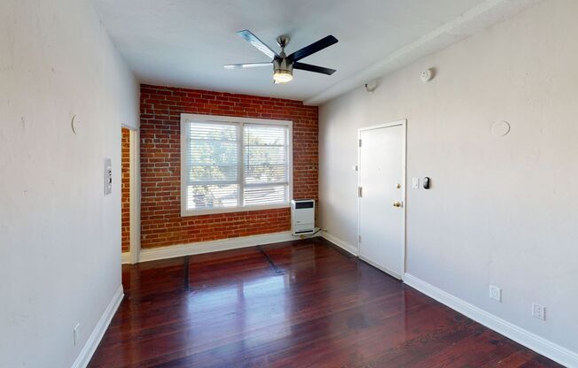 Studio, 1 bath, 450 sqft, $1,495, Unit 310