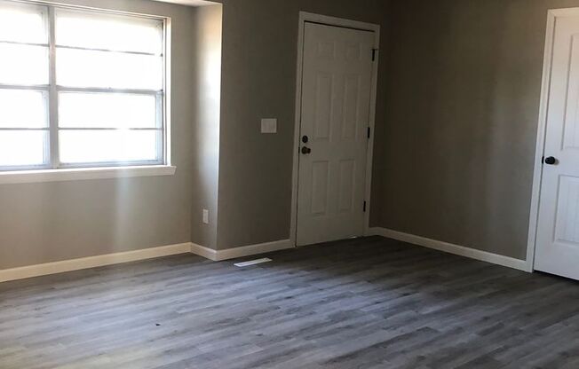 Newly remodeled 2 bedroom duplex in SW Springfield!