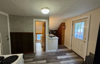 1 bed, 1 bath, $975, Unit Apt 4