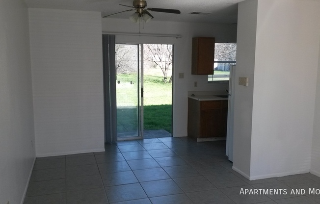 450 N LIVE OAK