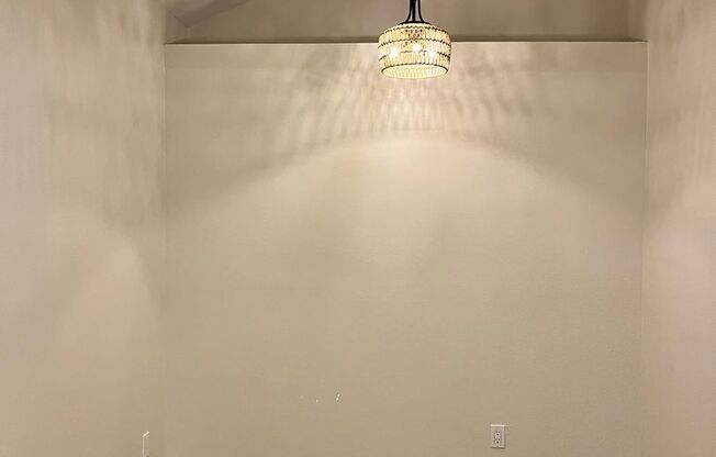 3 beds, 2 baths, 1,200 sqft, $2,599, Unit 1517-01