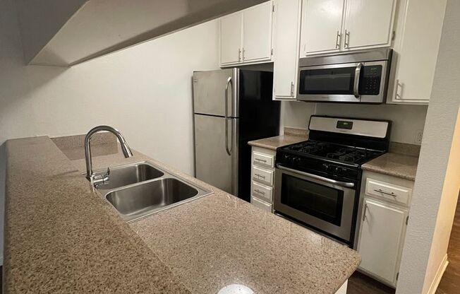 1 bed, 1 bath, 864 sqft, $1,995