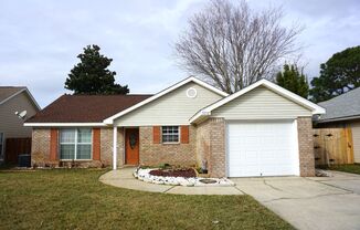 3/2 with a Sunroom in Gulf Breeze, FL!!