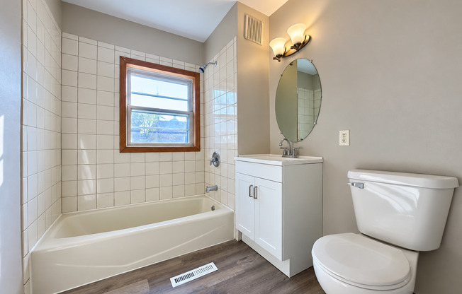 Impressive 5-bedroom 2-bathroom Home in St. Paul!