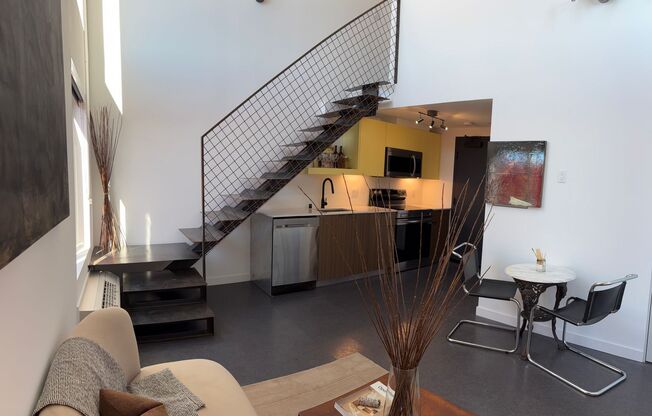 1 bed, 1 bath, 650 sqft, $2,375, Unit 607