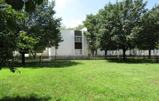 Courtyard Apartments